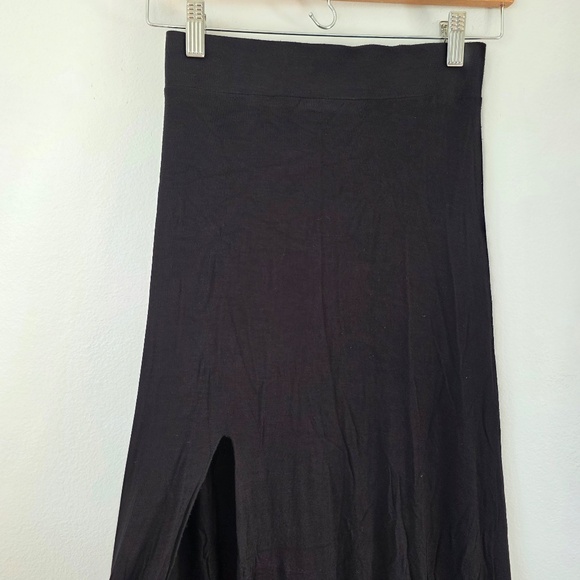 H&M Women's Black Maxi Skirt with High Slit - XS - Picture 3 of 7
